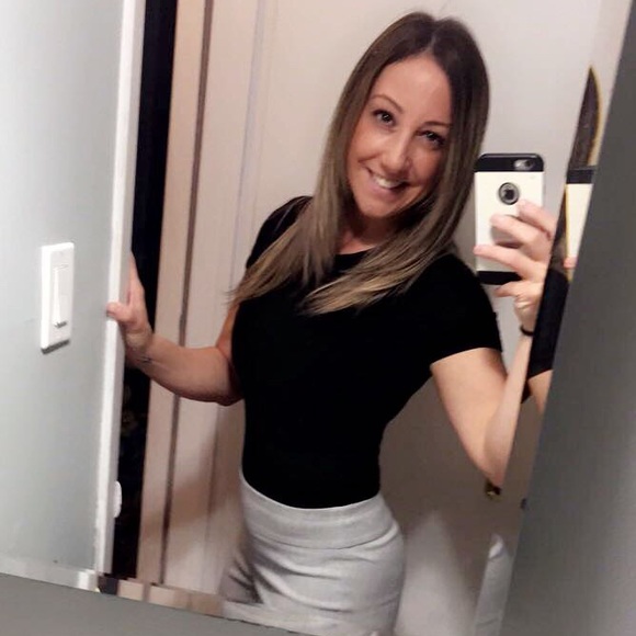 Meet your Posher, Elizabeth - Picture 1 of 1